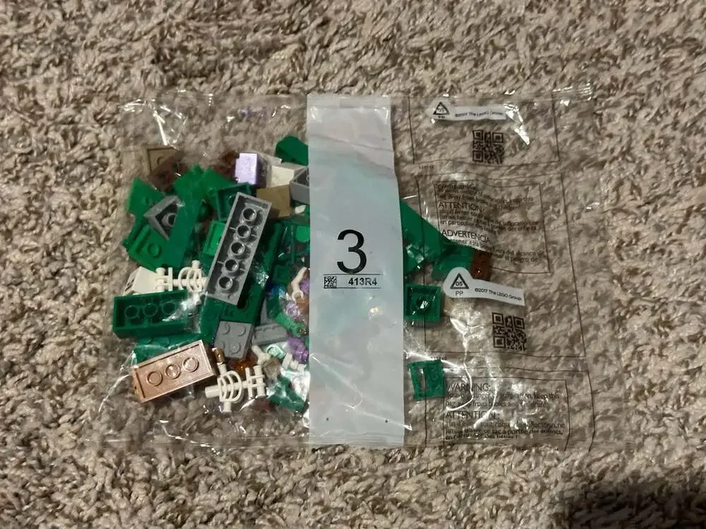 LEGO Minecraft The Skeleton Dungeon Set 21189- open pack 1